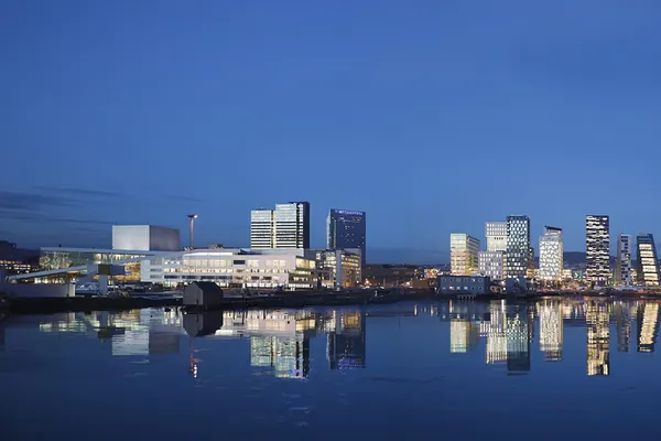 Oslo skyline i skumring